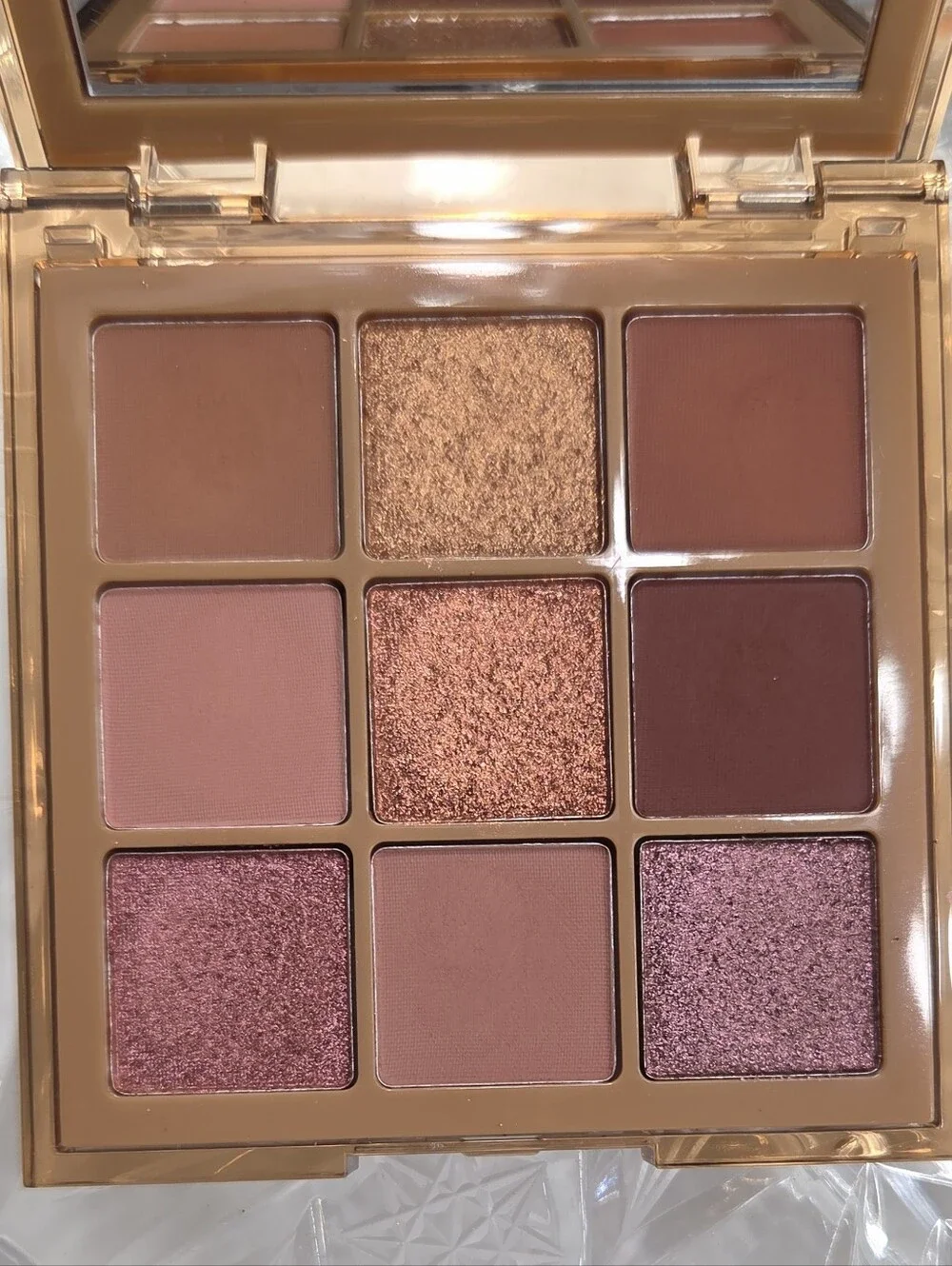 Huda Beauty Nude Medium Obsessions Palette